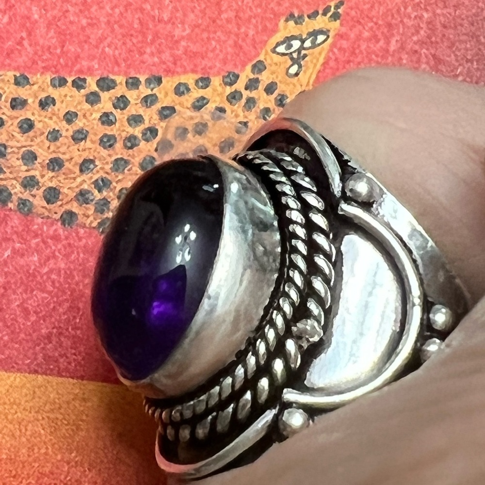 5 1/2 Amethyst cabochon sterling silver ring - Picture 1 of 6